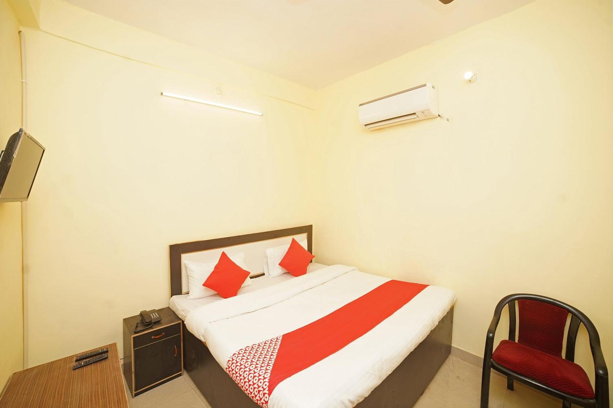 Hotel O Paras Guest House & Restaurant Haldwani Exterior photo