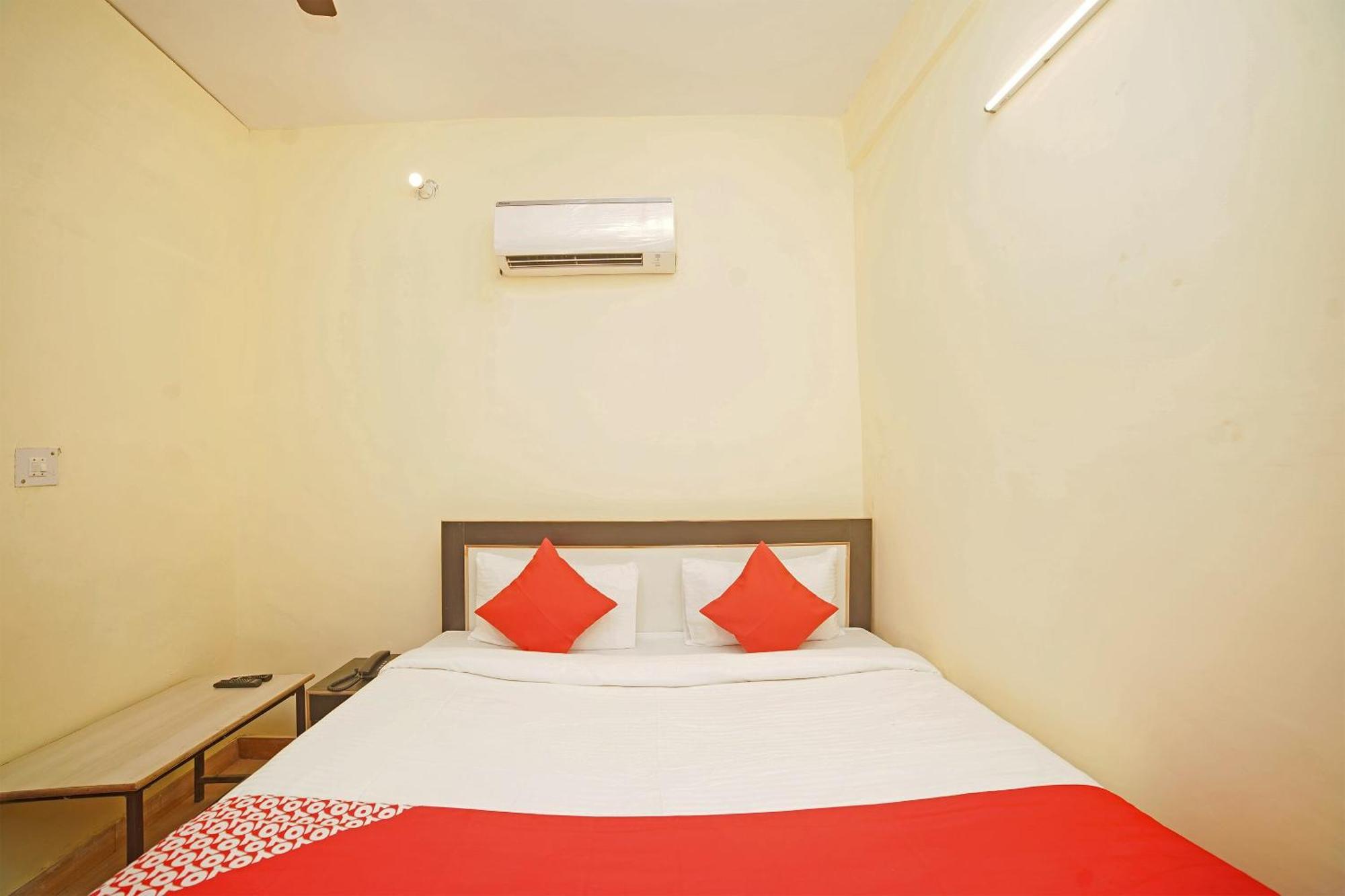 Hotel O Paras Guest House & Restaurant Haldwani Exterior photo
